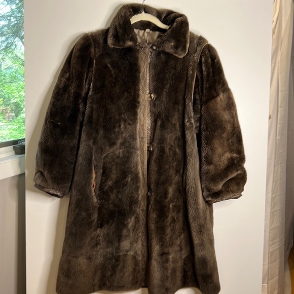 Vintage Sz 10-12 Sheared Fur Button Front Coat w/detachable hood w leather trim - Picture 2 of 13